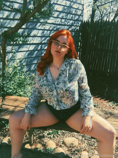 オナニー 潮吹き オンリーファンズ xxx 写真