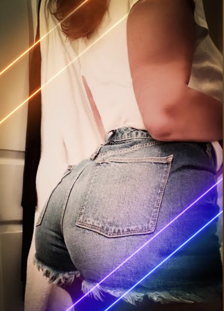 HoneyBeeZone profile image