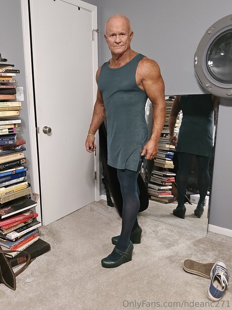 膣オンリーファン アートヌード 画像