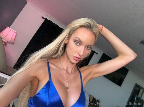 Krystalharper 完璧なモデル 写真