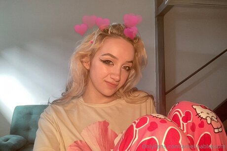 Ameliaablossom 裸のポルノスター 写真