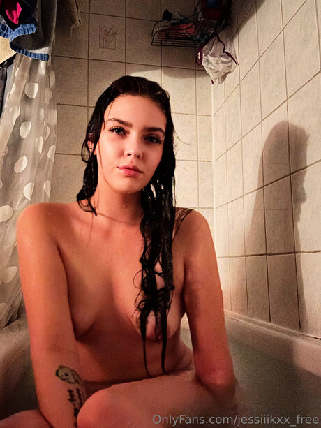 Jessiiikxx Free ヌードのポルノスター 写真