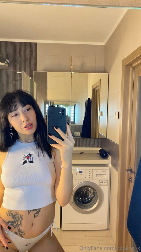 Xxxena X スター ヌード 画像