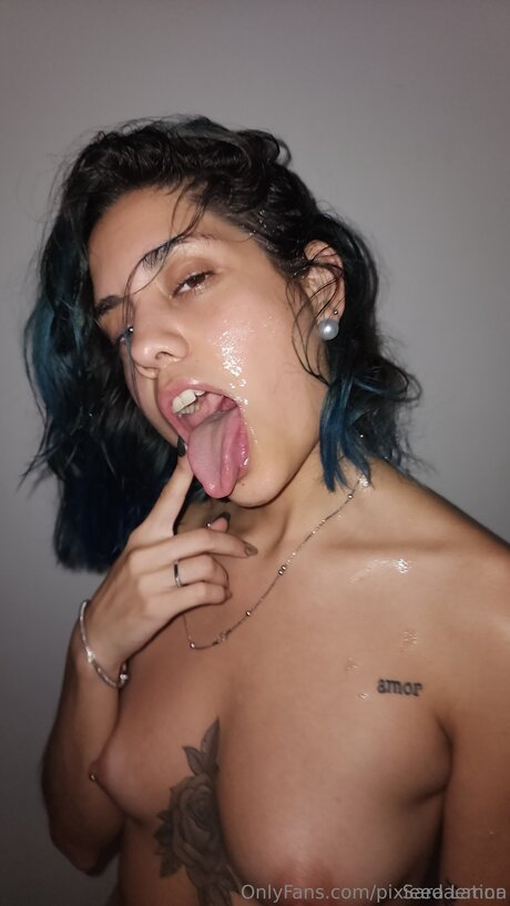 Pixieedaemon 裸のモデル 画像