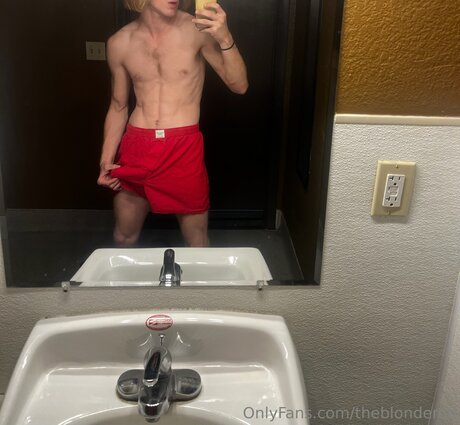 Theblonderod ポルノスター ホット 写真