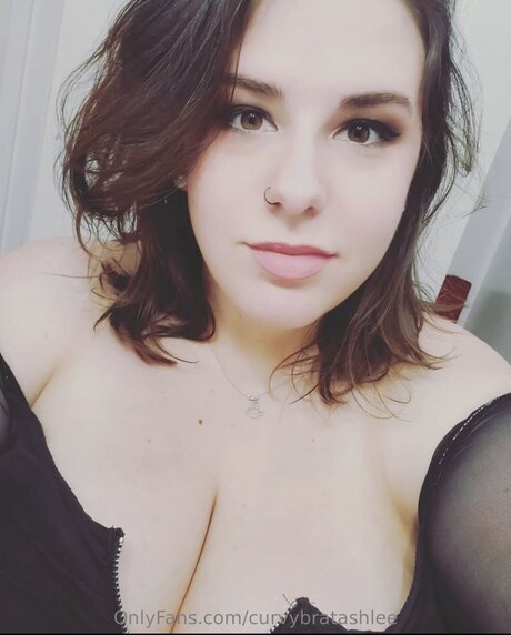 Curvybratashlee トップスター アーカイブ