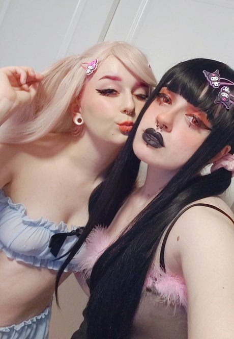 Peachie Sweetie アダルトモデル 写真