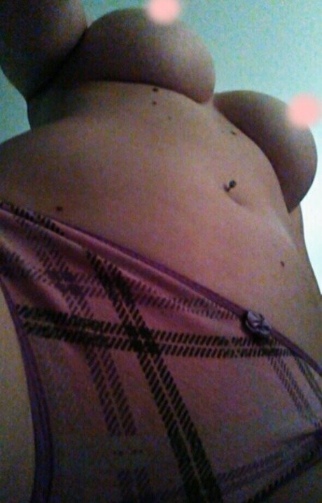 おっぱいオンリーファンズ ホット裸 画像