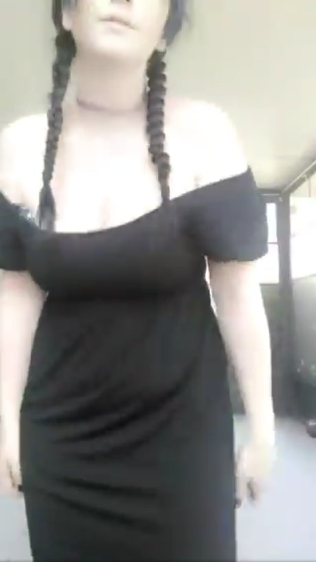 Kikimaumau アダルトモデル 写真