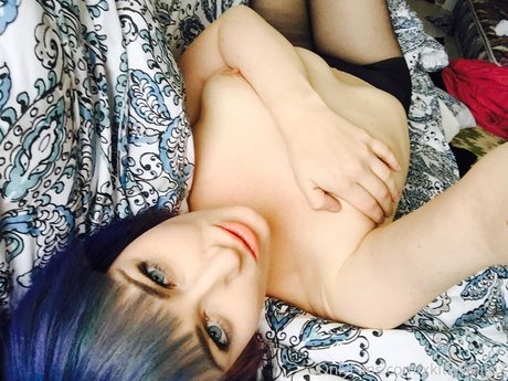 xkittywaifux 無料のスター 写真