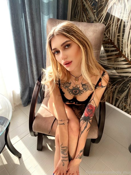 Holly Mur ホットスター 写真