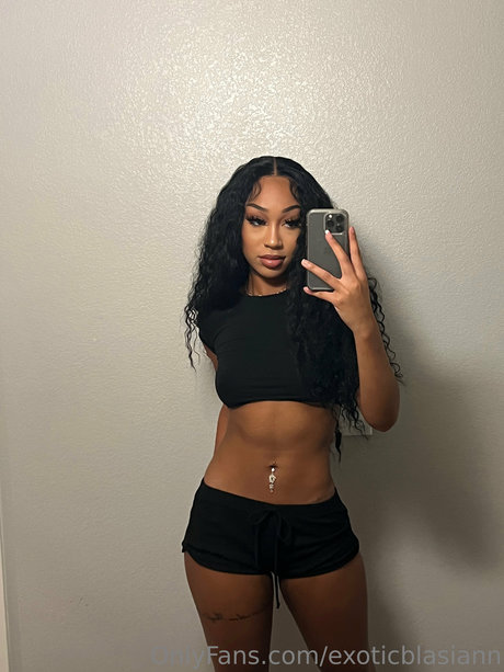Exoticblasiann ポルノスター 画像