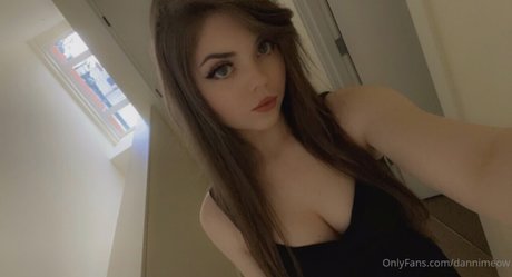 Danni Meow 完璧なスター 写真