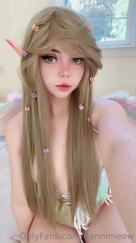 Danni Meow セクシーモデル ギャラリー