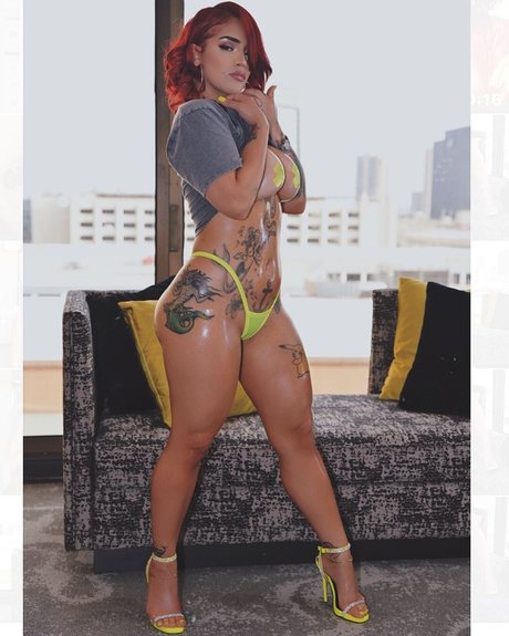 Lilie Leahndra 独占ポルノスター 写真
