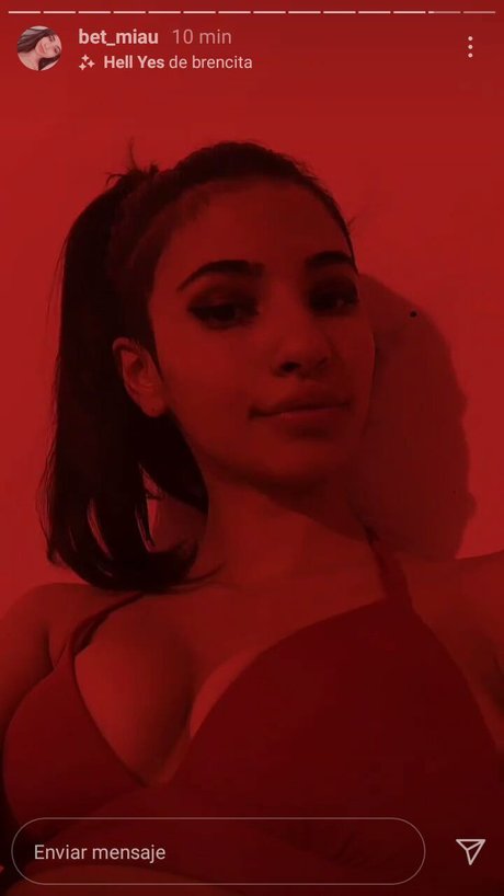 おっぱい自撮りオンリーファンズ ポルノ 画像