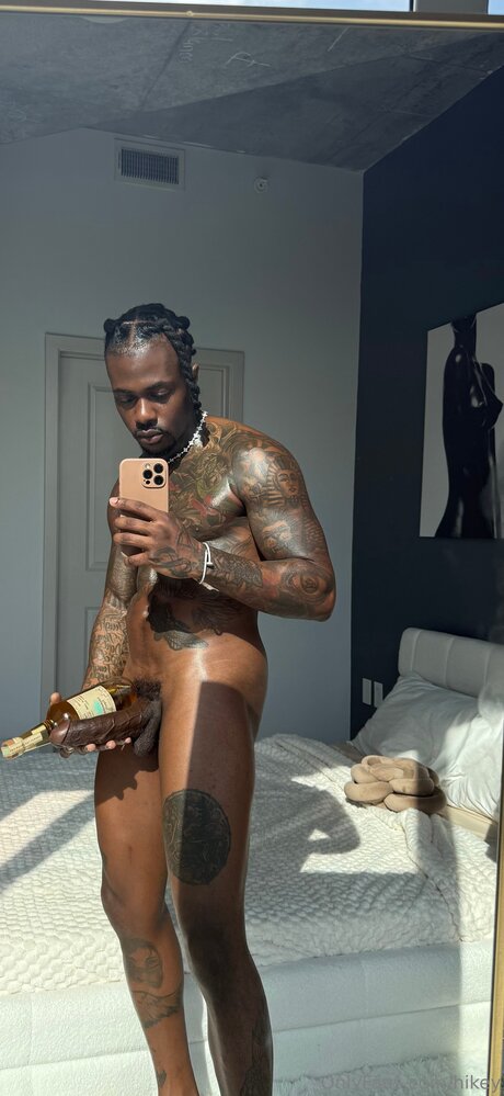 Hikey セクシーモデル 写真