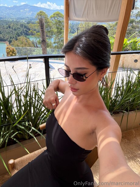 ラテン系ママオンリーファンズ ホットxxx 画像