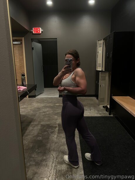 Tinygympawg トップ女優 ギャラリー