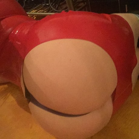 ヌーディストオンリーファンズ セクシーヌード 写真