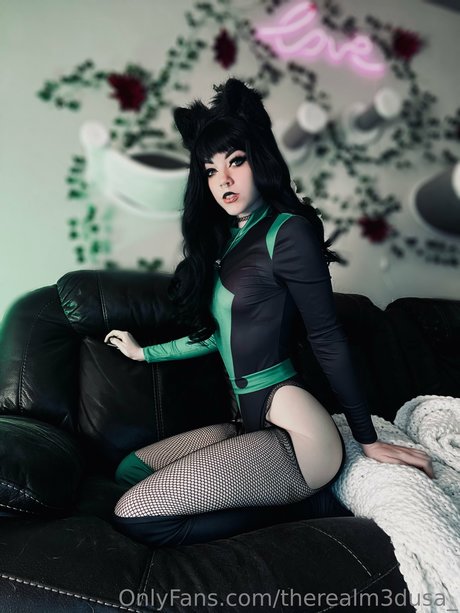 美しい黒檀のオンリーファンズ セックス 画像