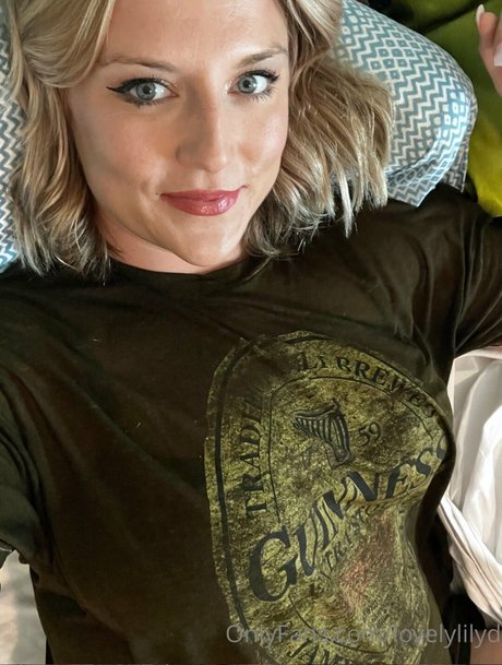 Lovelylilyd エロティックモデル 画像