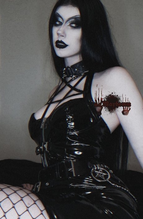 May Hemm 最高のモデル 画像