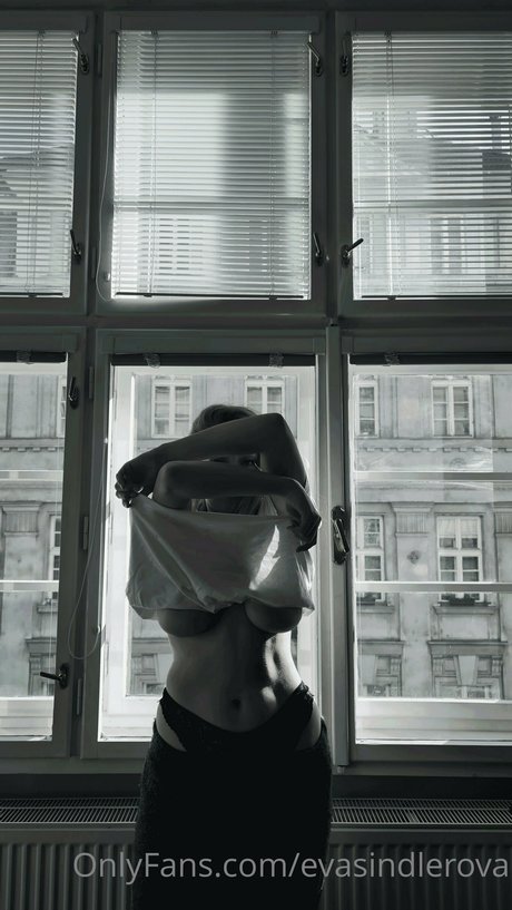 Eva Sindlerova ポルノモデル 写真