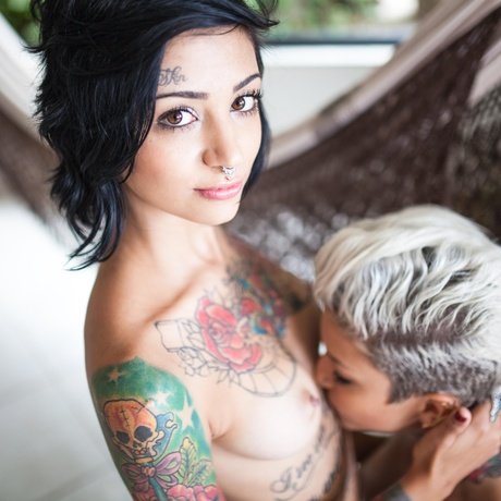 Ana Buhr Buldrini アダルトモデル 写真