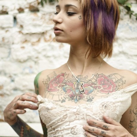 Ana Buhr Buldrini トップ女優 アーカイブ