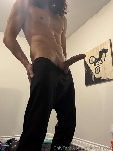 Midnightlycan ポルノスター 写真