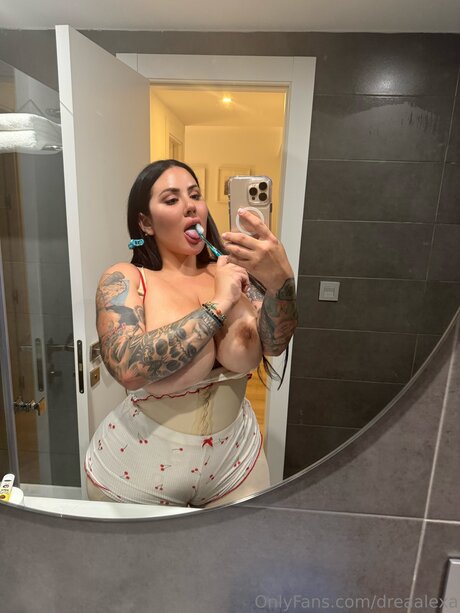 ボールオンリーファン エロチック 写真