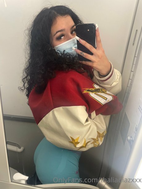 Thalia Diaz 完璧なスター 写真