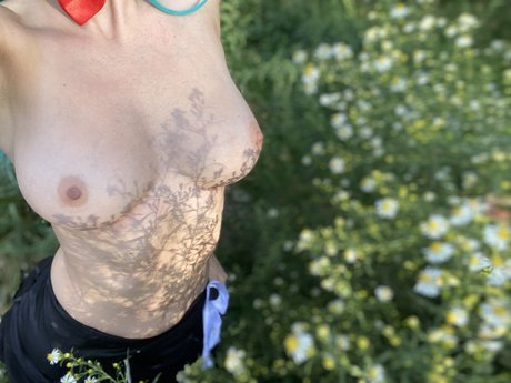 おっぱい自撮りオンリーファンズ セクシー 画像