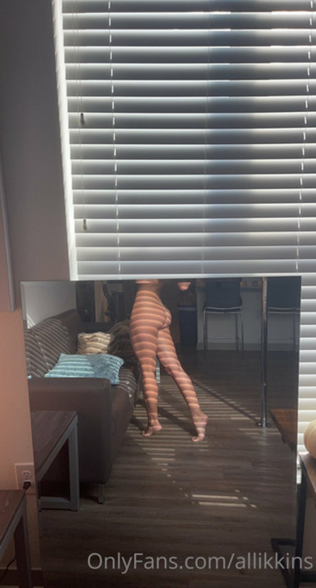 Allikkins ポルノスター HD 写真