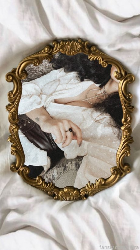 パンツ オンリーファンズ 美しい裸 写真