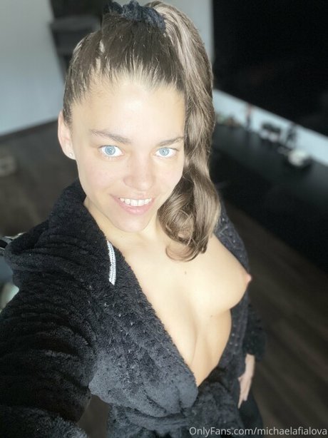 Michaelka Fialova 美しいモデル 写真