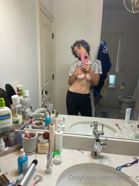 Megan Guthrie 独占スター 画像