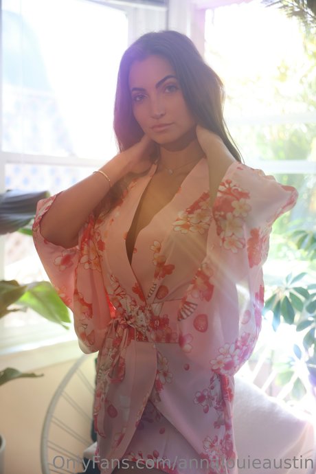 Anna Louise セックスモデル 画像