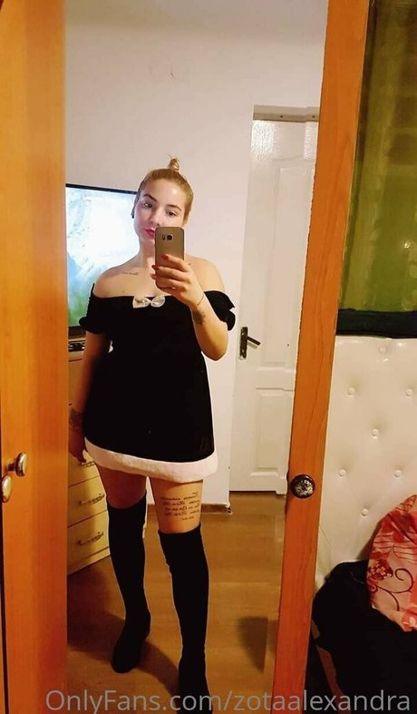 背の高い熟女オンリーファンズ ホットヌード 写真