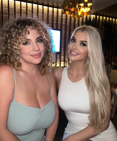 Emily Sears ホットモデル 写真