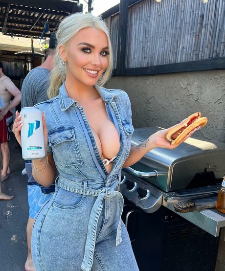 Emily Sears アダルトスター 写真