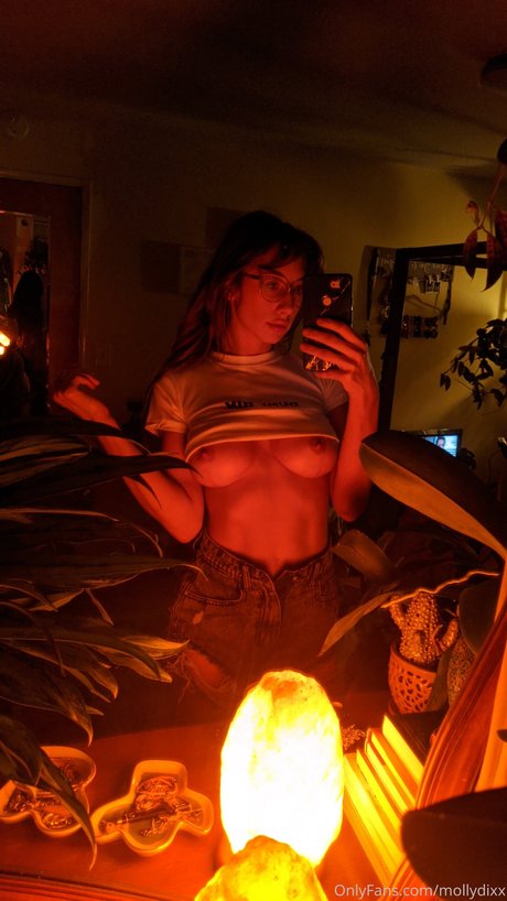Molly Dixx 高品質モデル 写真