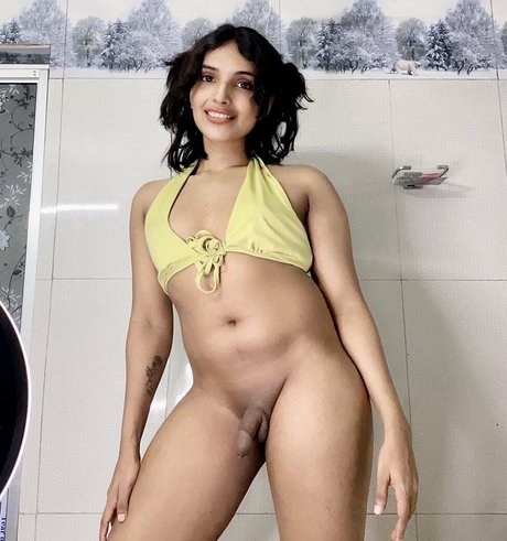 zorilee モデル 画像