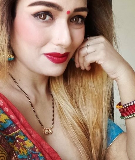 Zoya Rathore ヌードモデル アーカイブ