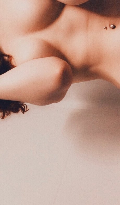 Zuccubuz 美しいモデル 画像