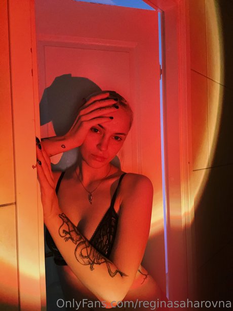 Regina Sahar 独占女優 画像