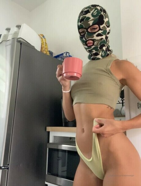 Briana Armbruster ポルノスター ヌード 写真