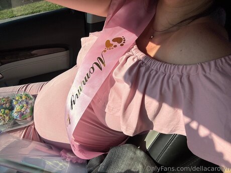 Dellacarolyn ポルノ女優 写真