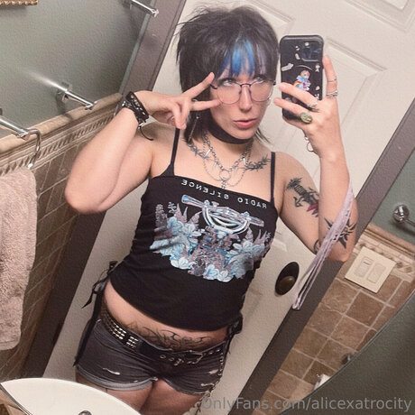 Alicexatrocity 最高の女優 写真